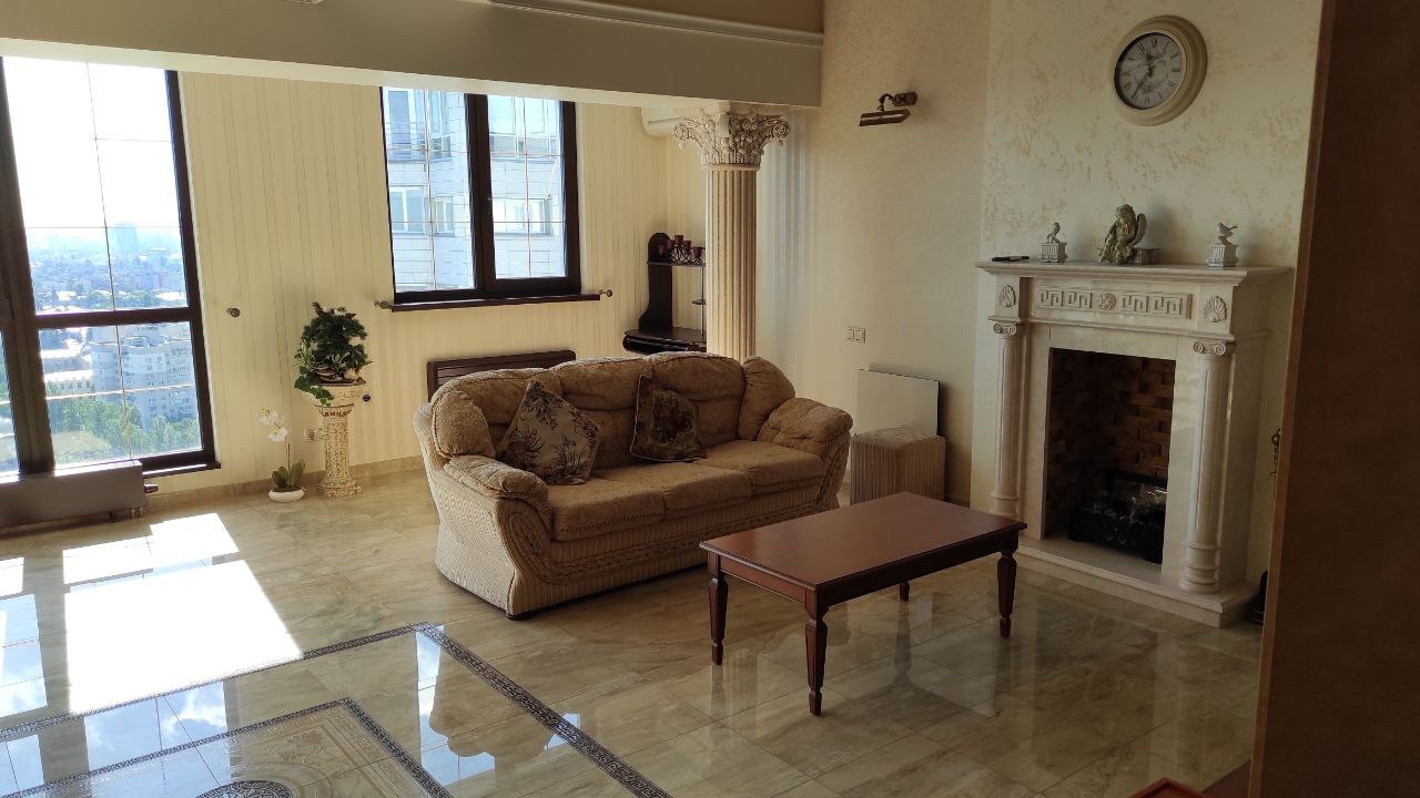 Аренда 4-комнатной квартиры 215 м², Вадима Гетьмана ул., 1