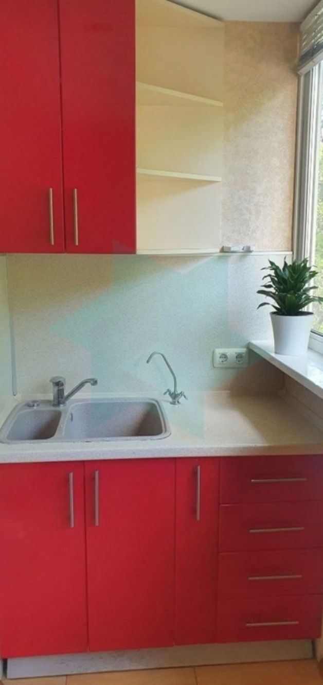 Продаж 3-кімнатної квартири 85 м², Робітнича вул.