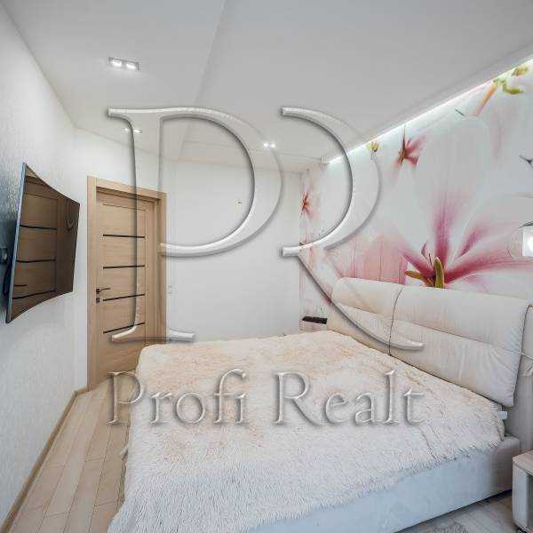 Продаж 3-кімнатної квартири 92 м², Жулянська вул., 1В