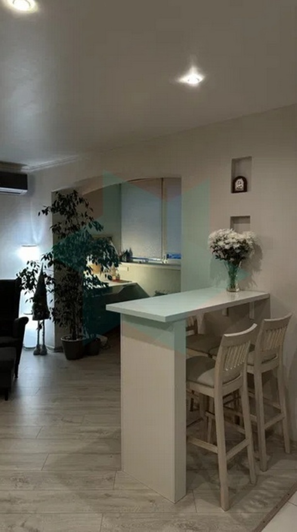 Продаж 2-кімнатної квартири 72 м², Робітнича вул., 77