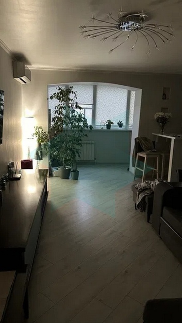 Продаж 2-кімнатної квартири 72 м², Робітнича вул., 77