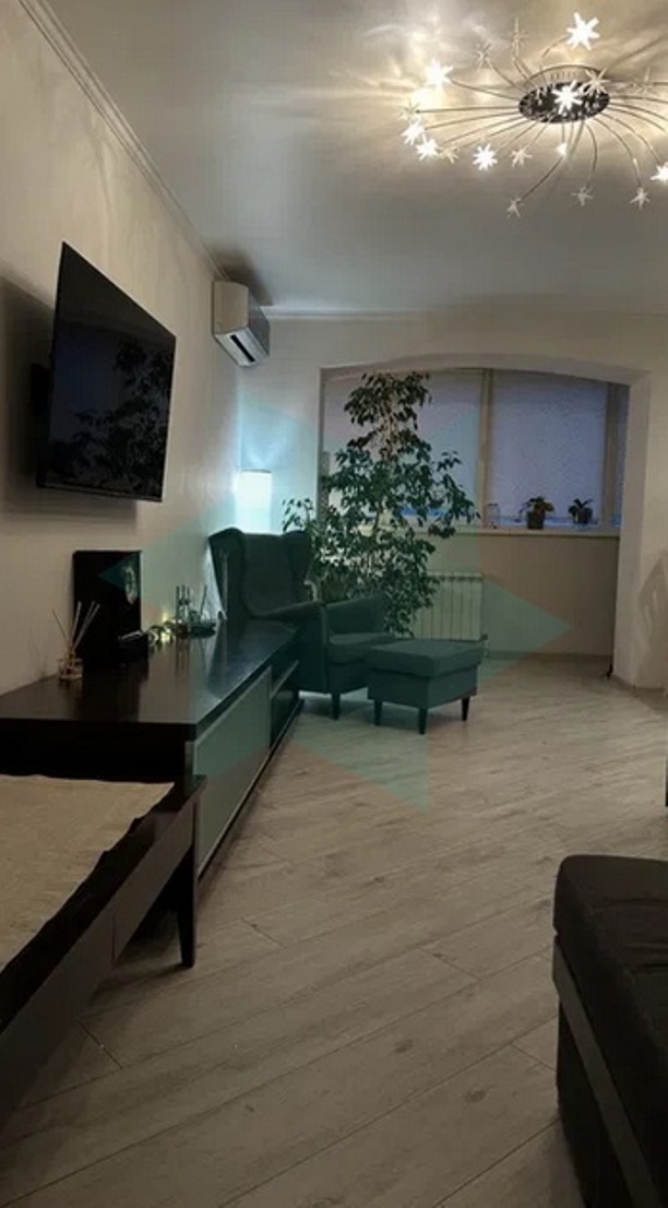 Продаж 2-кімнатної квартири 72 м², Робітнича вул., 77