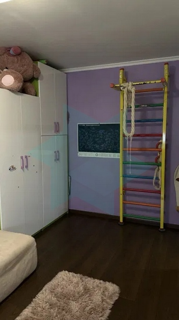 Продаж 2-кімнатної квартири 72 м², Робітнича вул., 77