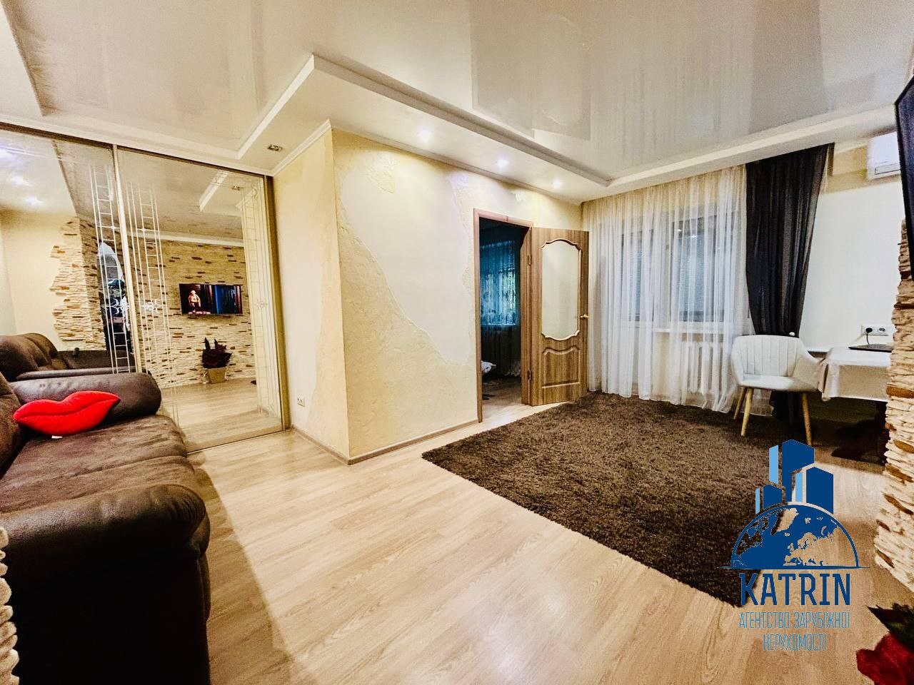 Продаж 2-кімнатної квартири 45 м², Тітова вул.
