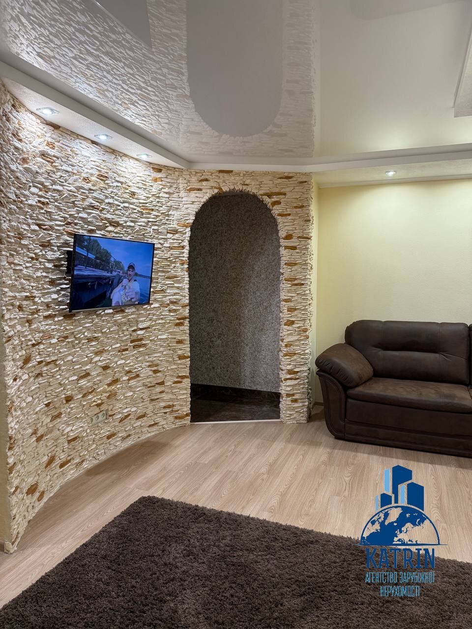 Продаж 2-кімнатної квартири 45 м², Тітова вул.