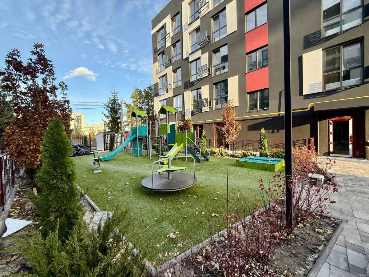 Продаж 1-кімнатної квартири 31 м², Інститутська вул., 5