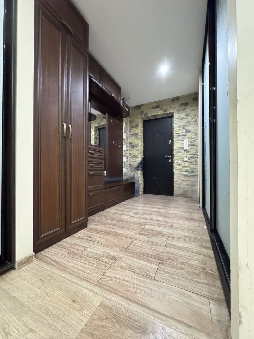Продажа 3-комнатной квартиры 69 м², Терещенковская ул., 2