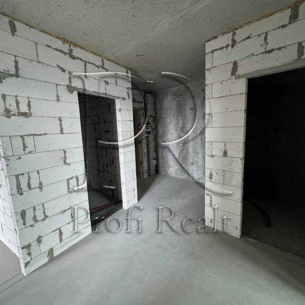 Продаж 2-кімнатної квартири 79 м², Причальна вул., 14