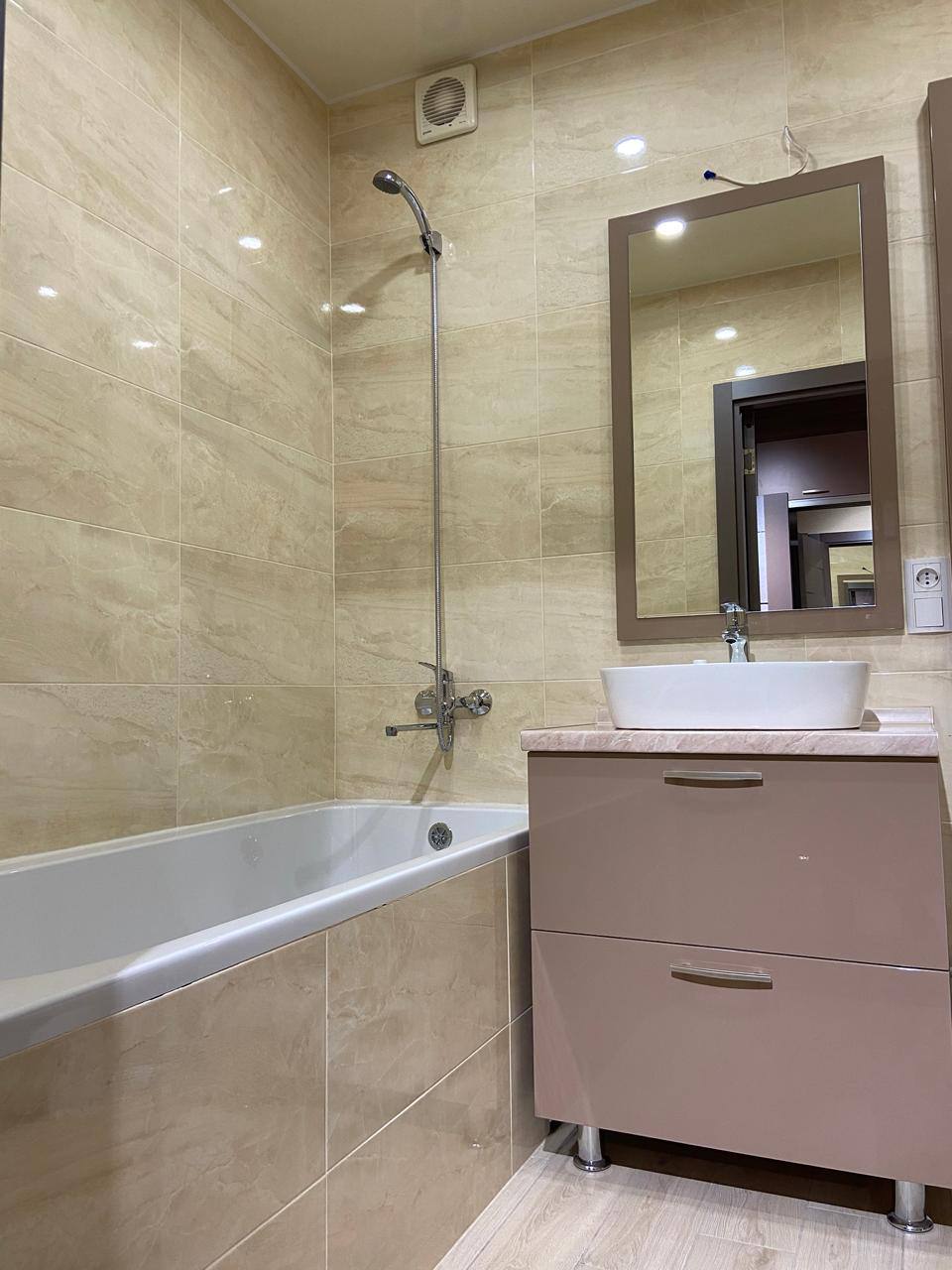 Продаж 1-кімнатної квартири 50 м², Запорізьке шосе