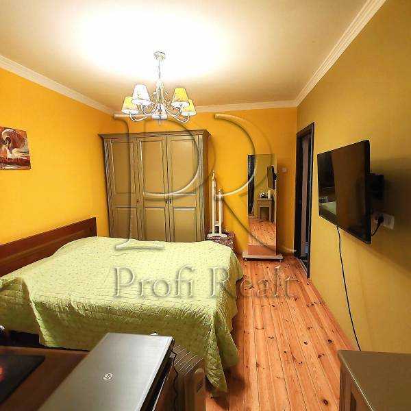 Продаж 3-кімнатної квартири 72 м², Булгакова вул., 3