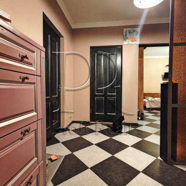 Продаж 3-кімнатної квартири 72 м², Булгакова вул., 3