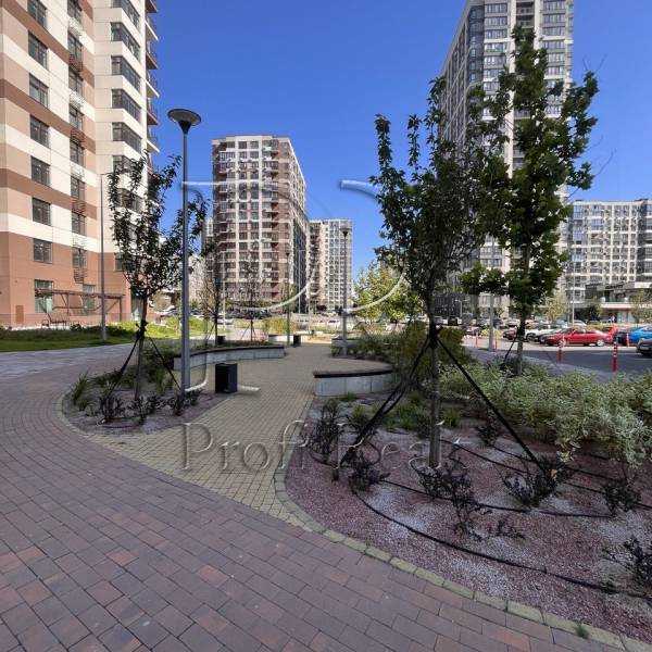 Продаж 4-кімнатної квартири 145 м², Родини Крістерів вулиця, 16