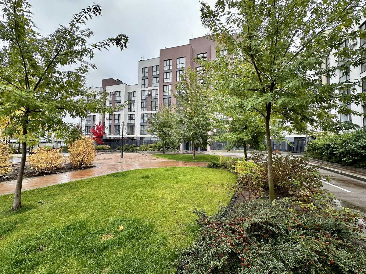 Продаж 1-кімнатної квартири 40 м², Промислова вул.
