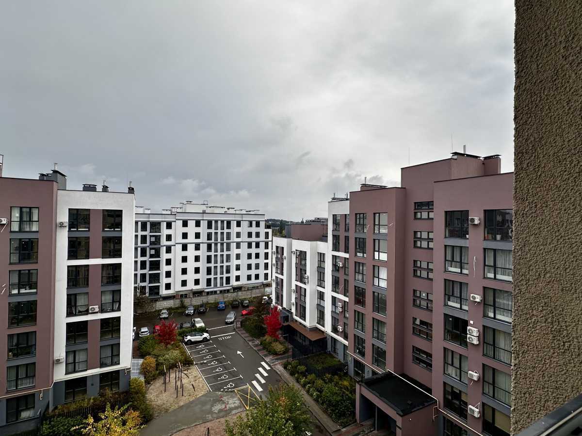 Продаж 1-кімнатної квартири 40 м², Промислова вул.