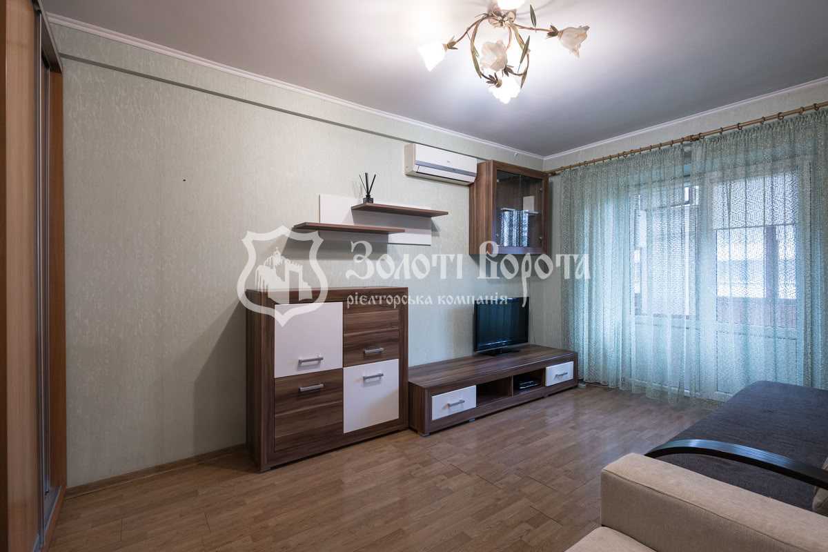 Продаж 1-кімнатної квартири 34 м², Дніпровська наб., 9А
