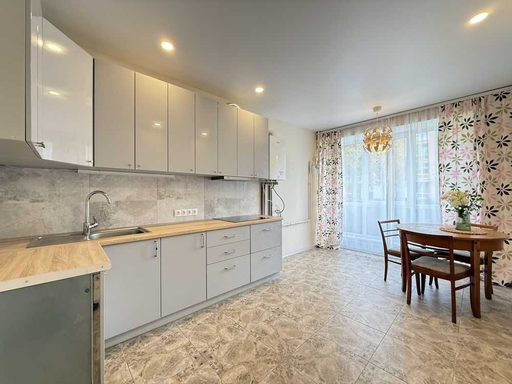 Продажа 2-комнатной квартиры 49 м², Есенина ул., 32
