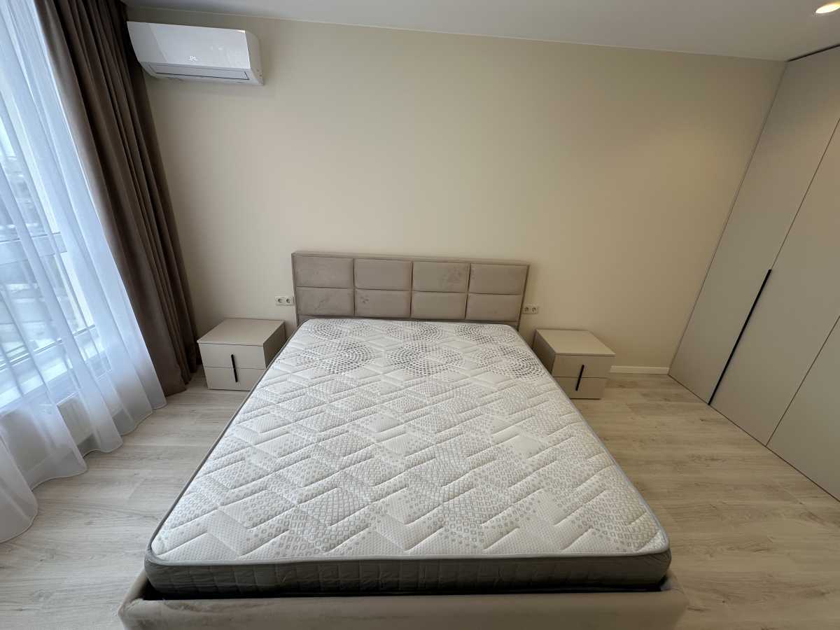 Оренда 2-кімнатної квартири 78 м², Олеся Бабія вул., Бердника, 1в