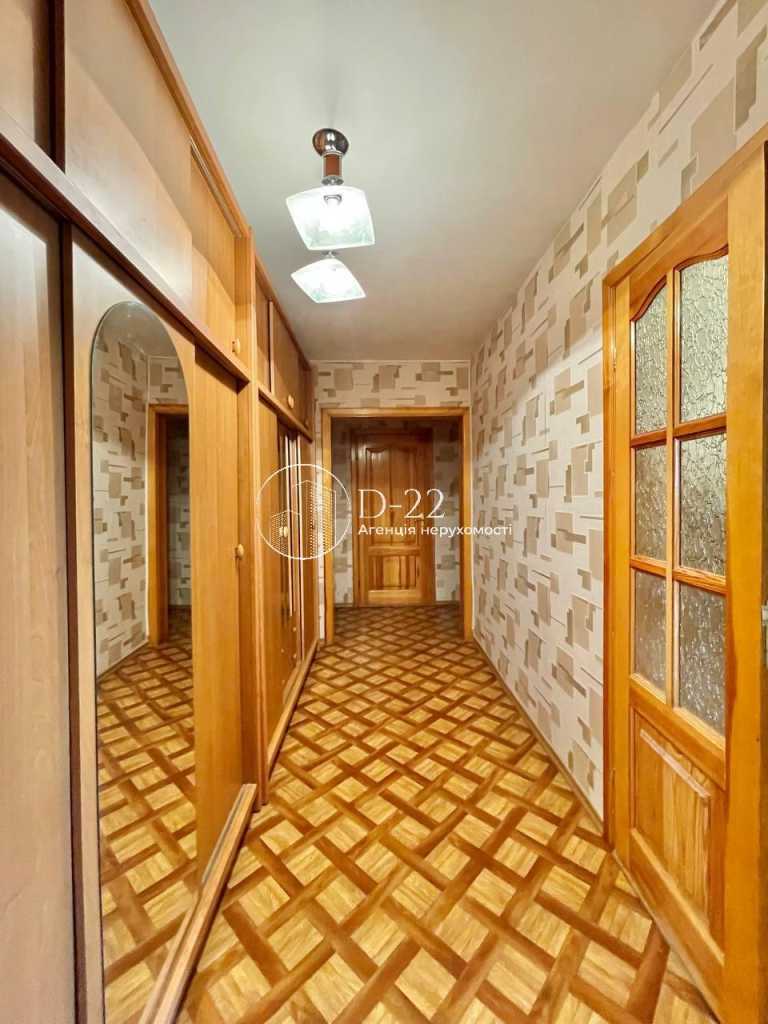 Продаж 3-кімнатної квартири 93 м², Братства Тарасівців вулиця, 12/37
