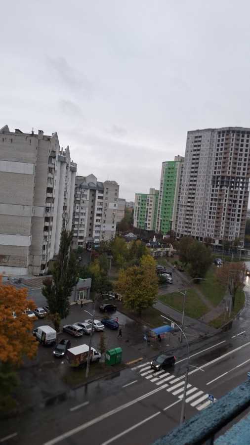 Оренда 1-кімнатної квартири 32 м², Мілютенка вул., 18
