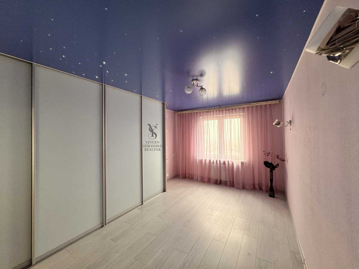 Продаж 1-кімнатної квартири 55 м², Сергія Данченка вул., 3