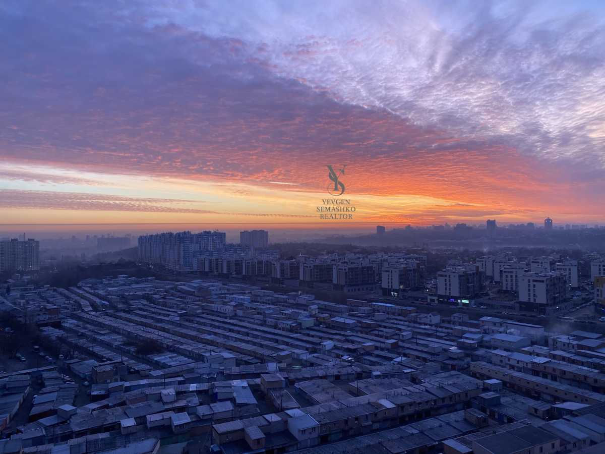 Продаж 1-кімнатної квартири 55 м², Сергія Данченка вул., 3