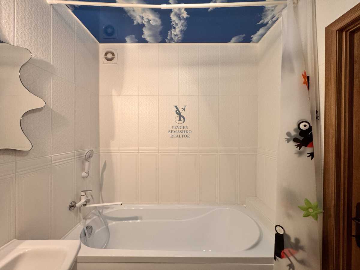Продаж 1-кімнатної квартири 55 м², Сергія Данченка вул., 3
