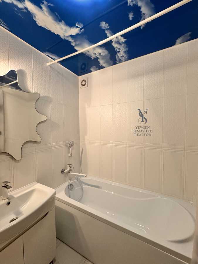 Продаж 1-кімнатної квартири 55 м², Сергія Данченка вул., 3