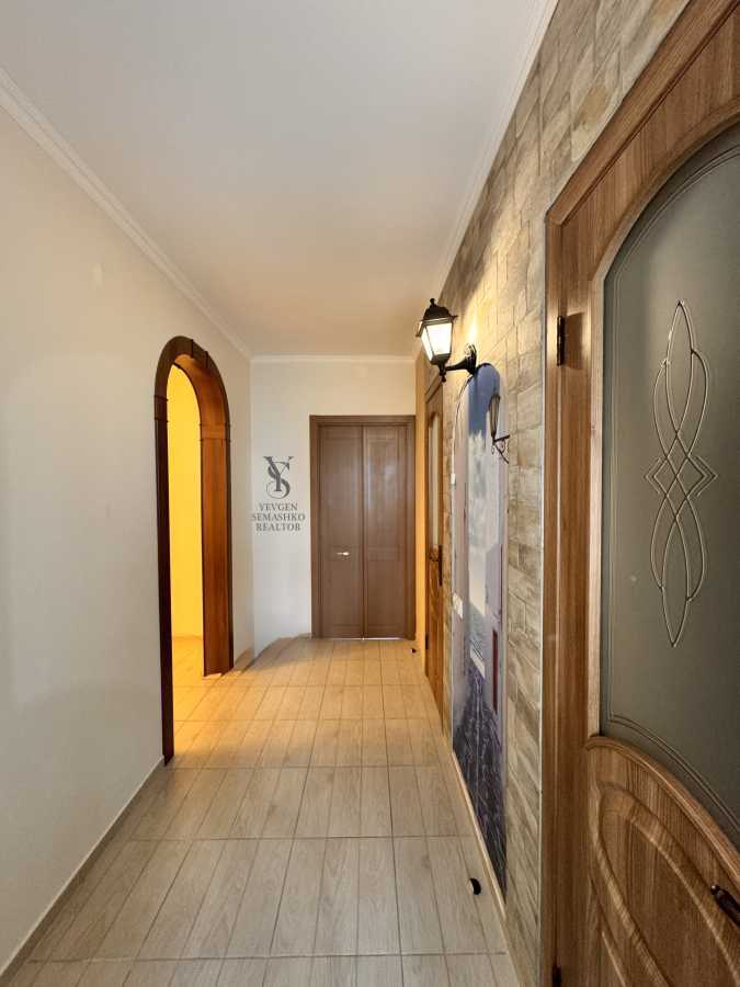 Продаж 1-кімнатної квартири 55 м², Сергія Данченка вул., 3