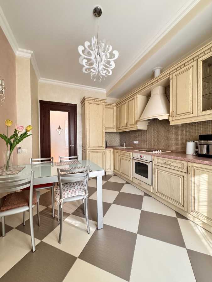 Продаж 2-кімнатної квартири 86.1 м², Євгена Коновальця вул., 32б