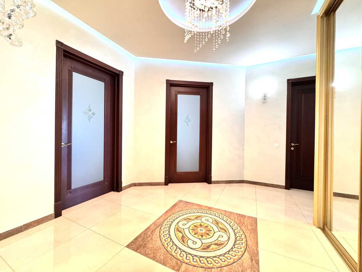 Продаж 2-кімнатної квартири 86.1 м², Євгена Коновальця вул., 32б