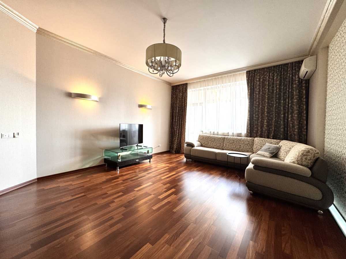 Продаж 2-кімнатної квартири 86.1 м², Євгена Коновальця вул., 32б