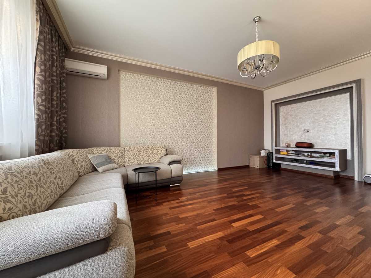 Продаж 2-кімнатної квартири 86.1 м², Євгена Коновальця вул., 32б