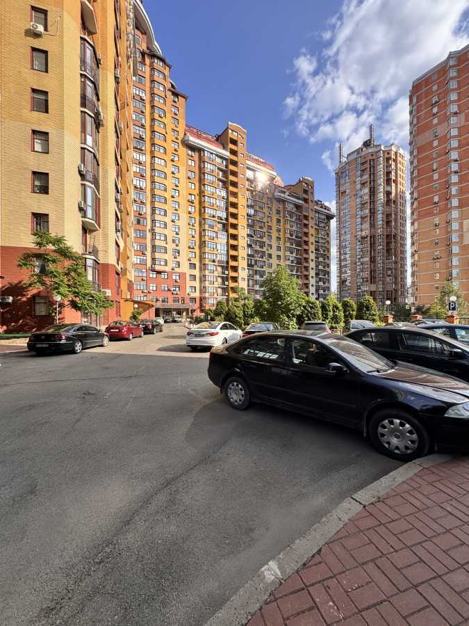 Продаж 2-кімнатної квартири 86.1 м², Євгена Коновальця вул., 32б