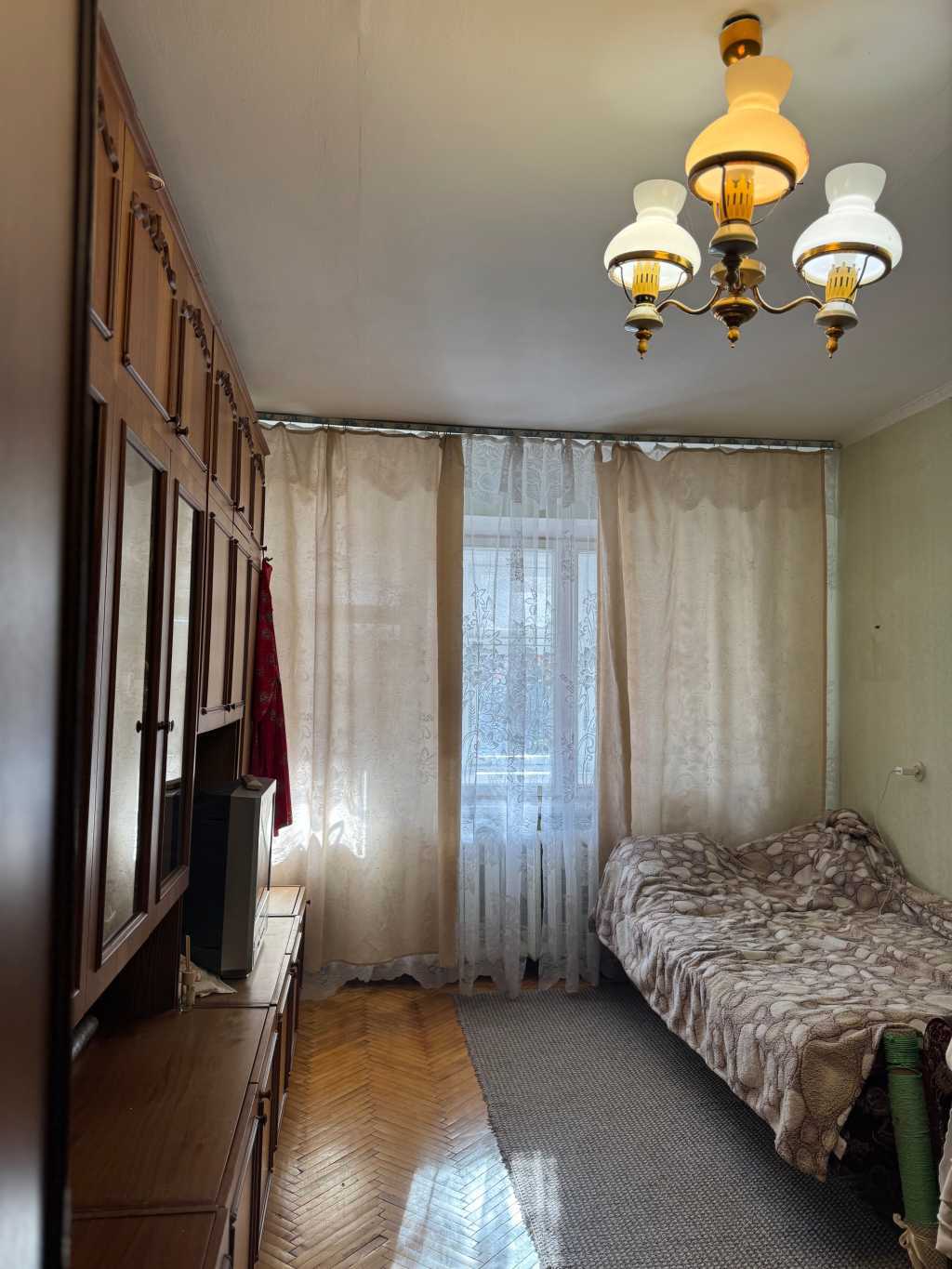 Продаж 1-кімнатної квартири 30.4 м², Богдана  Хмельницького вул., 9