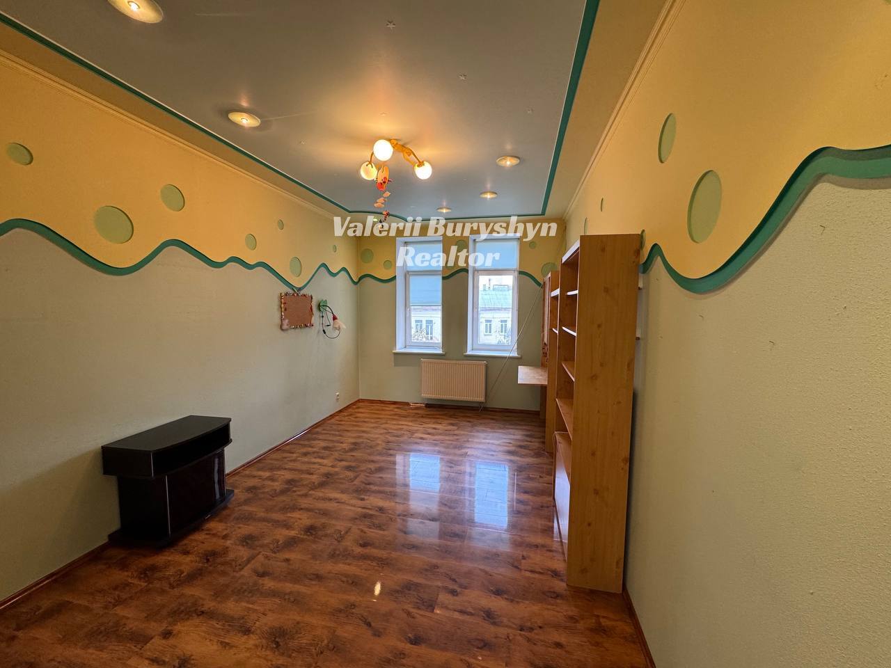 Продаж 3-кімнатної квартири 138 м², Дмитрівська вул., 43