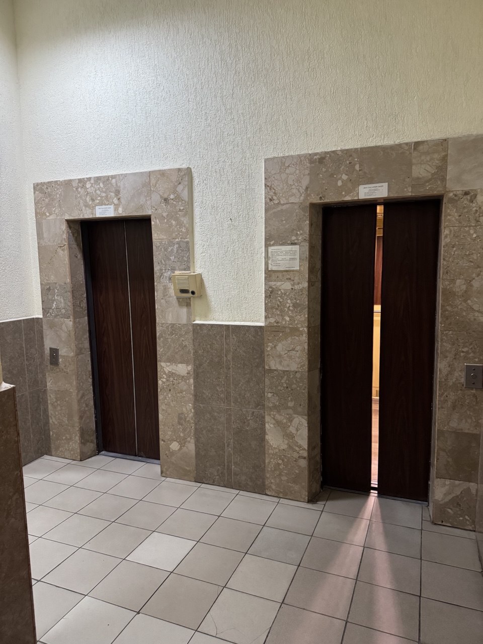 Продаж 3-кімнатної квартири 138 м², Дмитрівська вул., 43