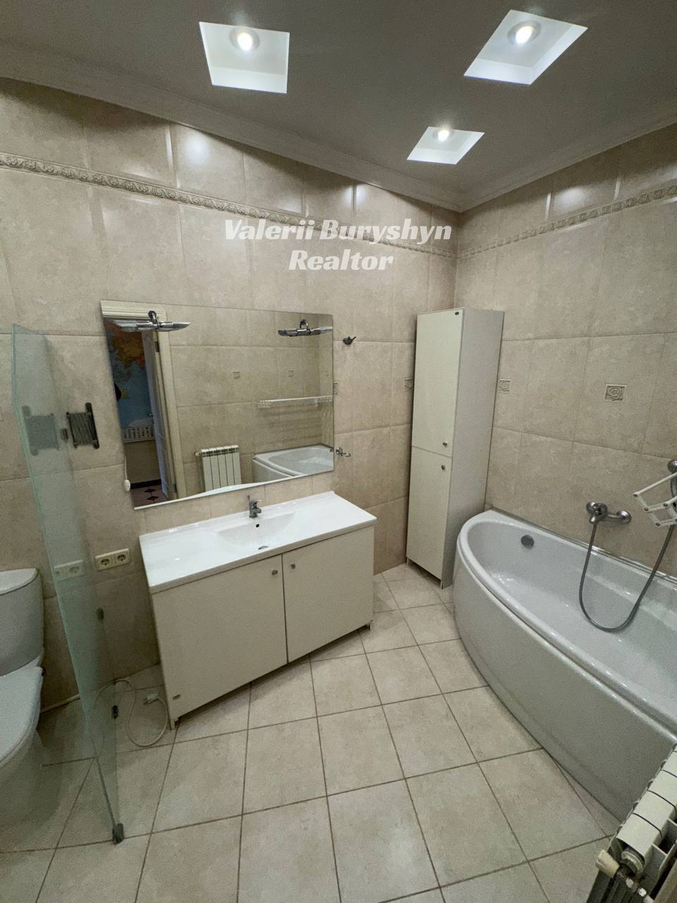 Продаж 3-кімнатної квартири 138 м², Дмитрівська вул., 43