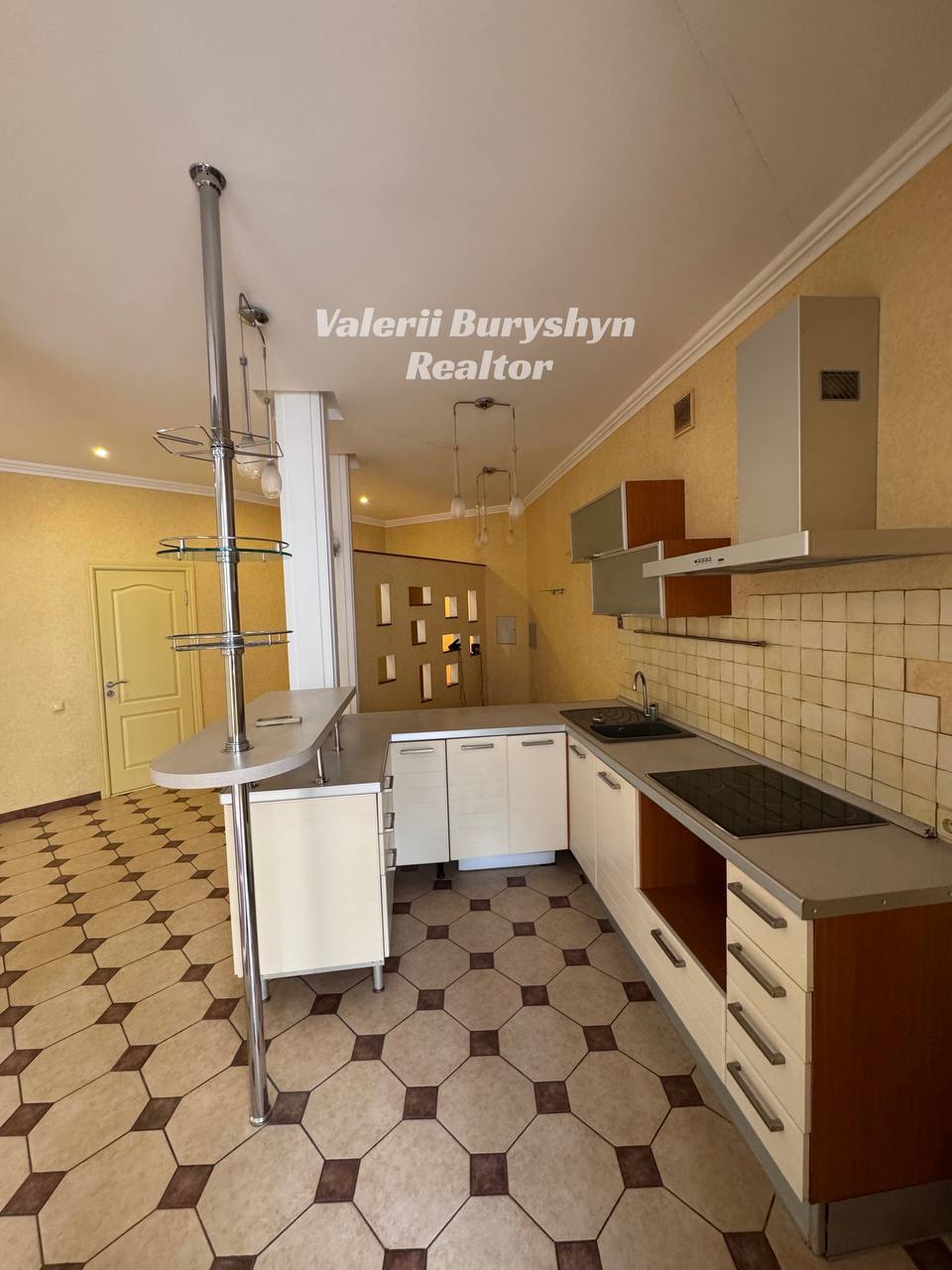 Продаж 3-кімнатної квартири 138 м², Дмитрівська вул., 43