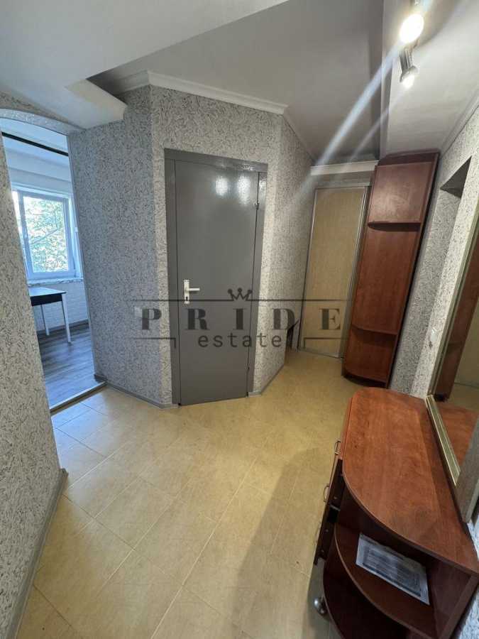 Продажа 3-комнатной квартиры 44 м², Алишера Навои просп., 86