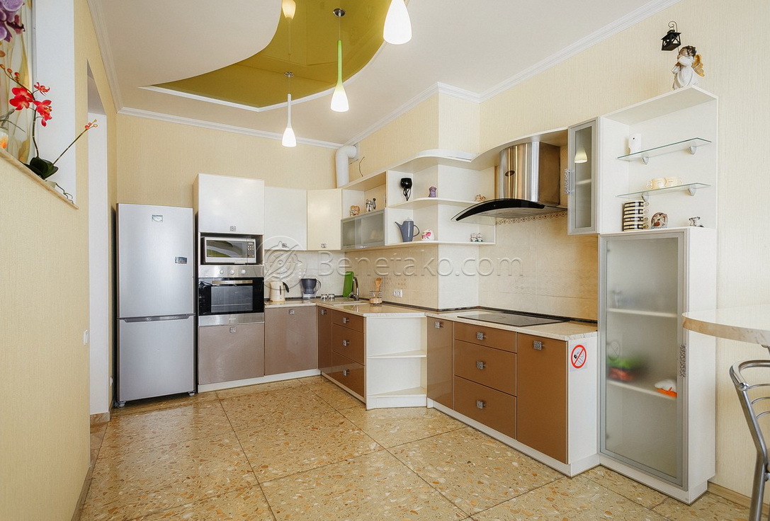 Аренда 3-комнатной квартиры 120 м², Генуэзская ул., 5