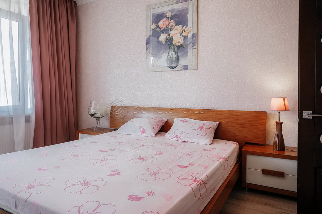 Аренда 3-комнатной квартиры 120 м², Генуэзская ул., 5