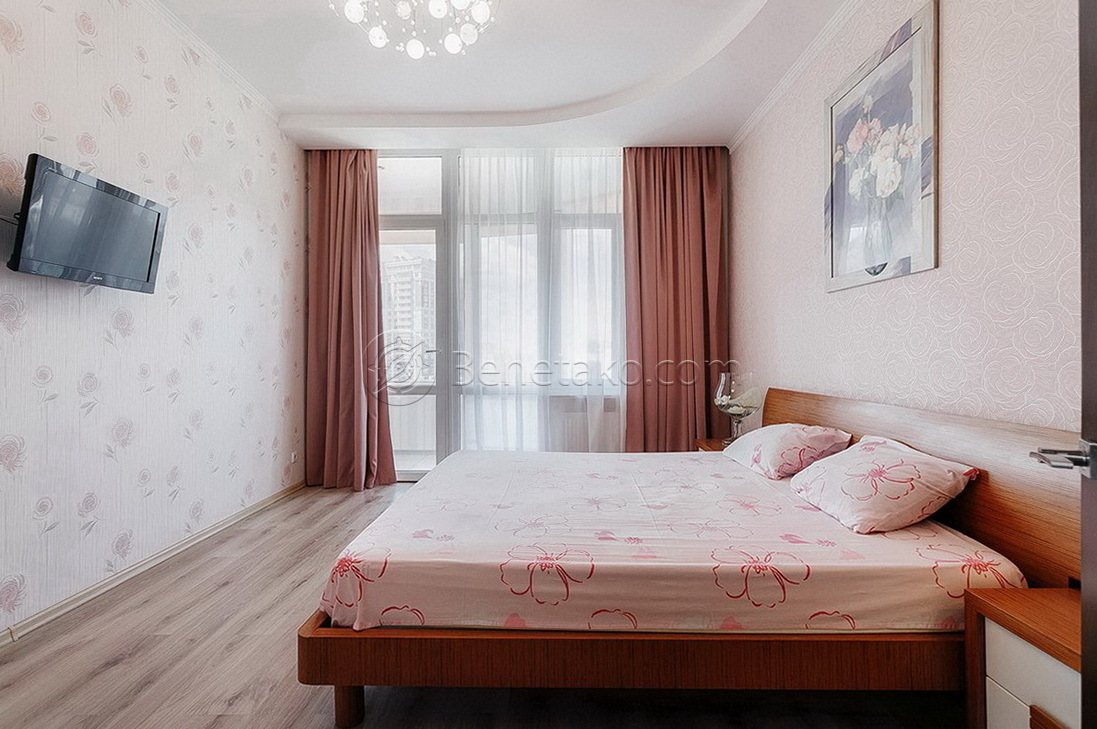 Аренда 3-комнатной квартиры 120 м², Генуэзская ул., 5