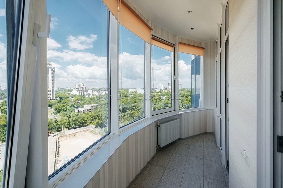 Аренда 3-комнатной квартиры 120 м², Генуэзская ул., 5