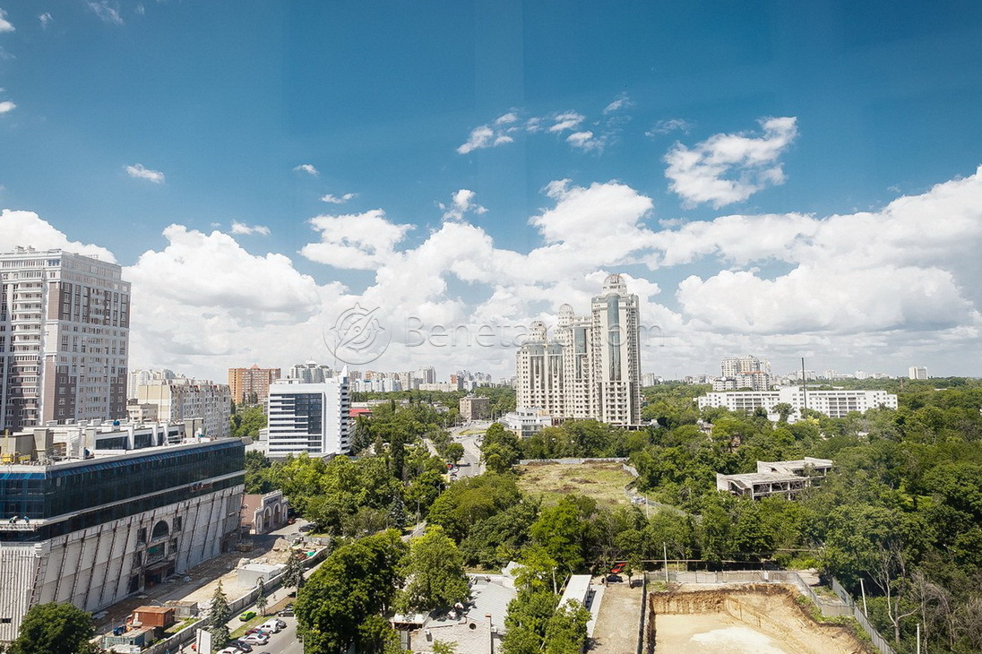 Аренда 3-комнатной квартиры 120 м², Генуэзская ул., 5