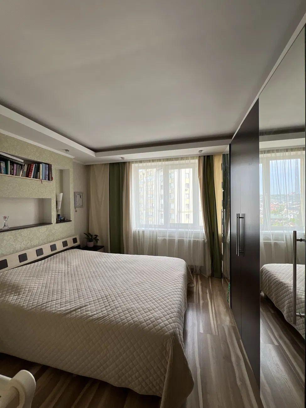 Продаж 2-кімнатної квартири 57 м², Василя Симоненка вул., 37