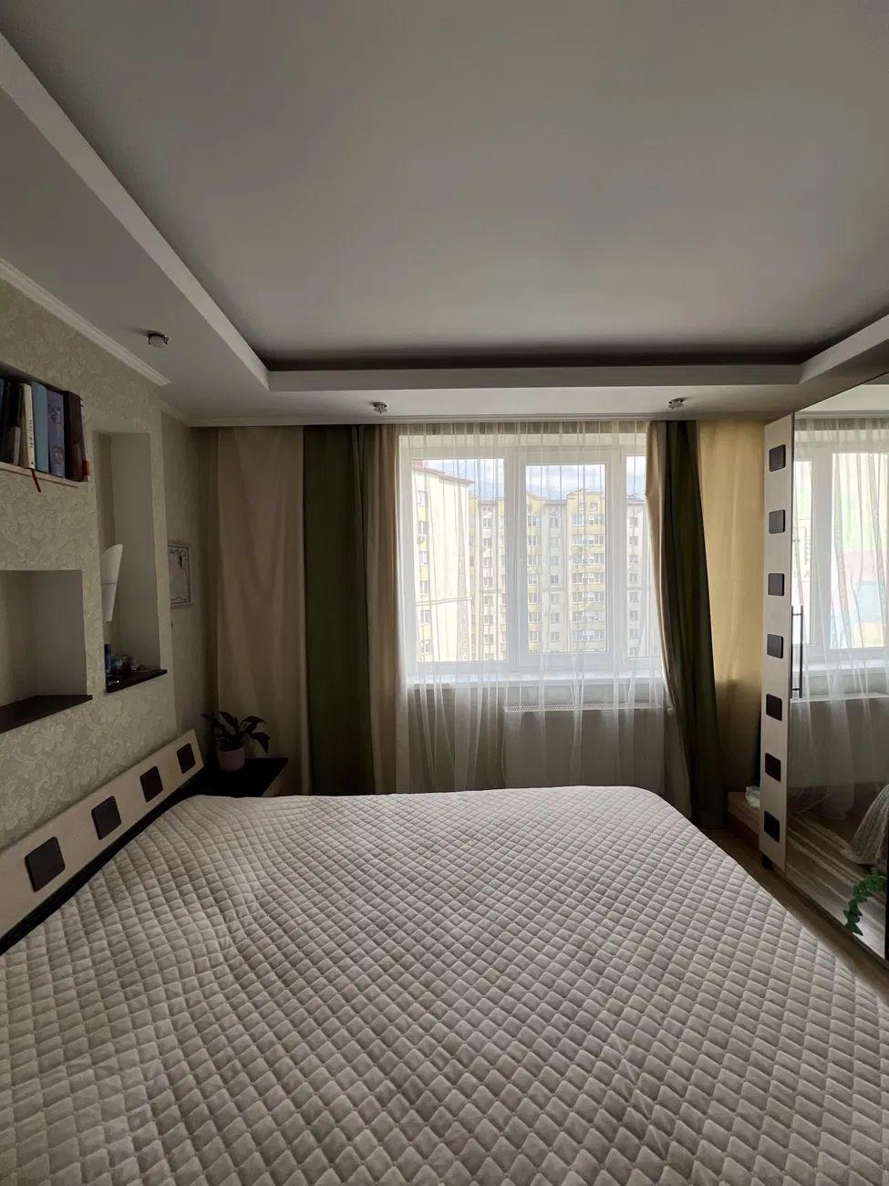 Продаж 2-кімнатної квартири 57 м², Василя Симоненка вул., 37