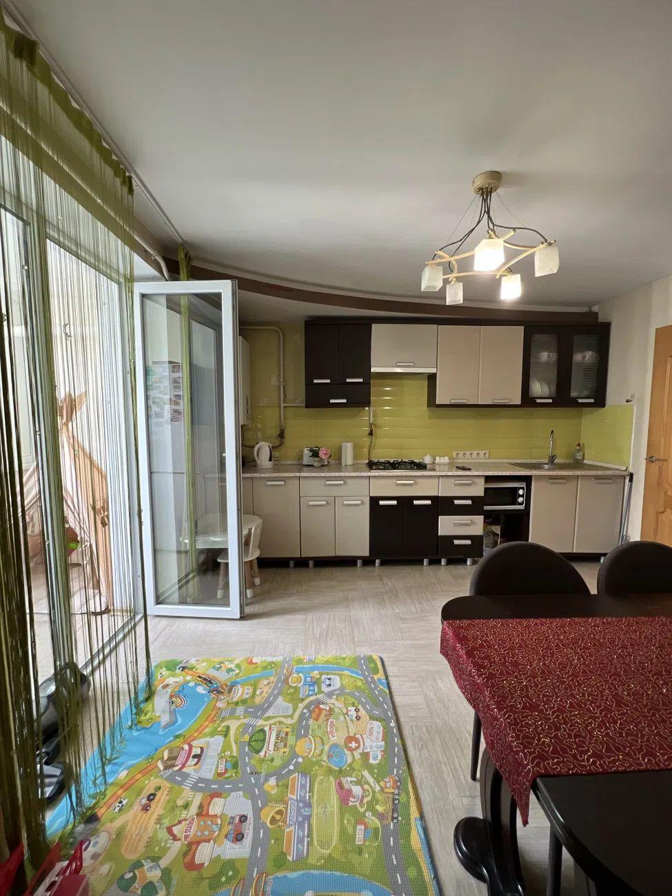 Продаж 2-кімнатної квартири 57 м², Василя Симоненка вул., 37