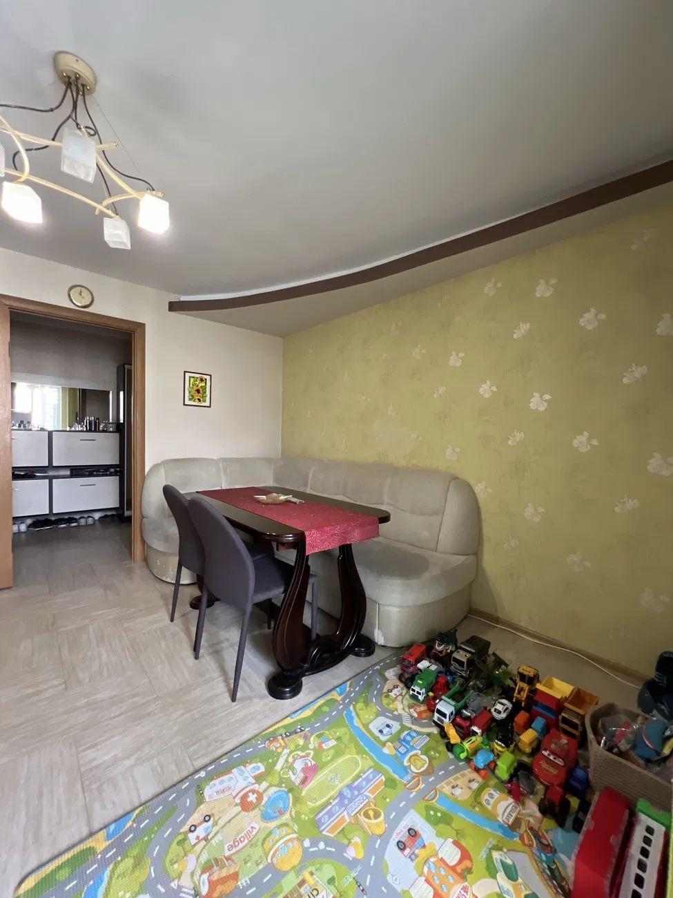 Продаж 2-кімнатної квартири 57 м², Василя Симоненка вул., 37