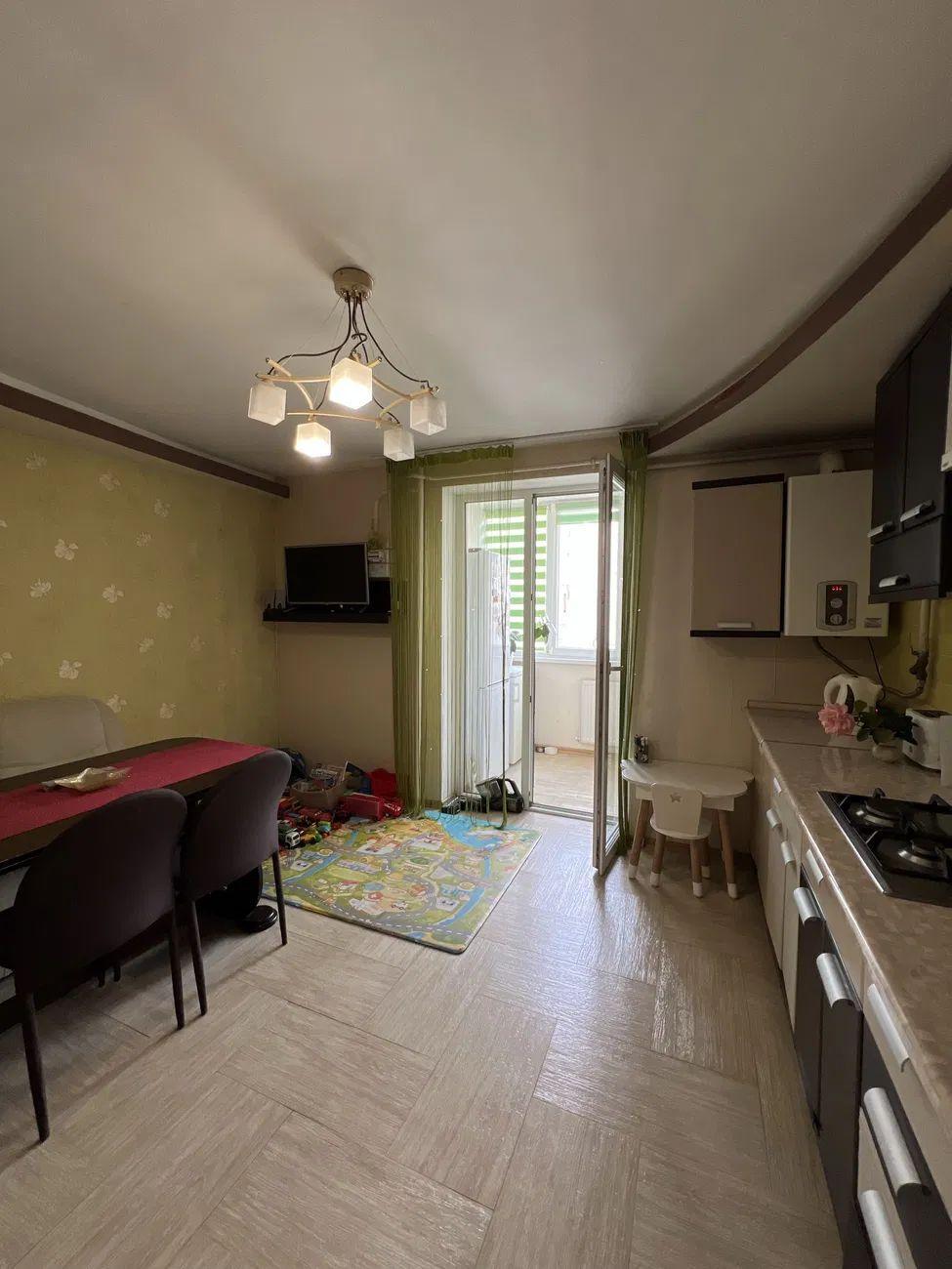 Продаж 2-кімнатної квартири 57 м², Василя Симоненка вул., 37