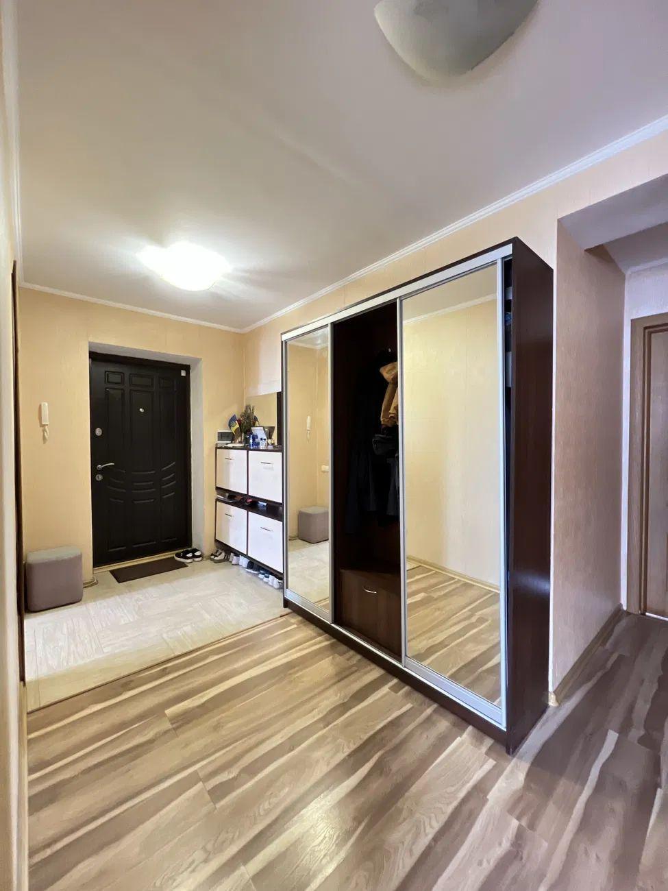 Продаж 2-кімнатної квартири 57 м², Василя Симоненка вул., 37